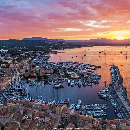 Maison Elegante & Cozy, 5mn Des Plages & St Tropez Casa de Férias